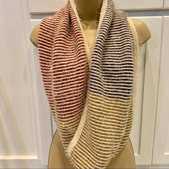 NWOT Lava Accessories Red White & Blue Acrylic‎ Infinity Scarf - Picture 1 of 7